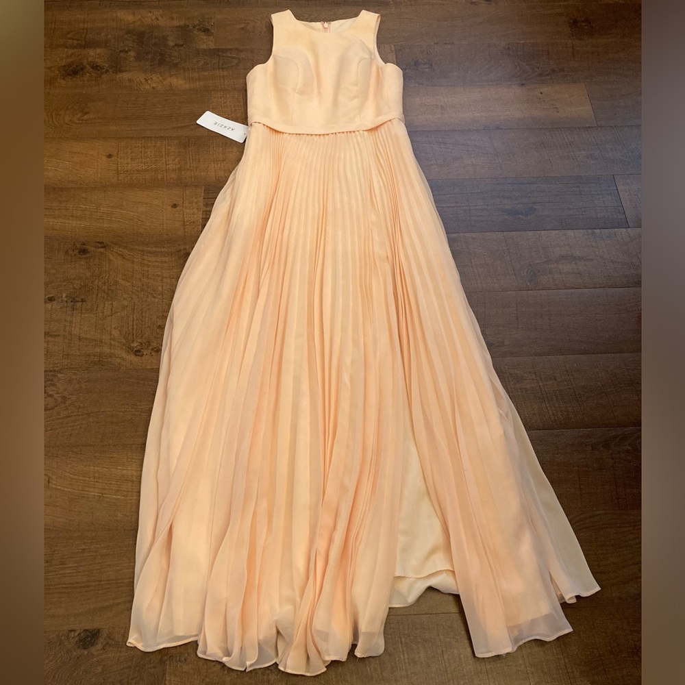 Azazie ‘Lindie’ NWT Peach Pleated Formal Prom Dress Bridesmaid Women’s 8